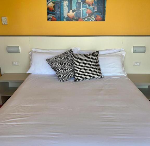 Номер Стандарт, Marolda