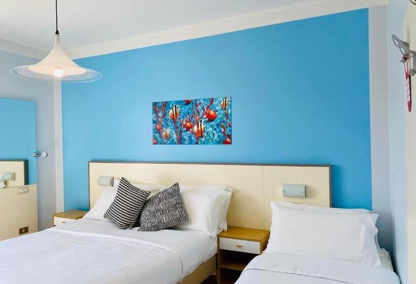 Номер Стандарт Трехместный, Marolda