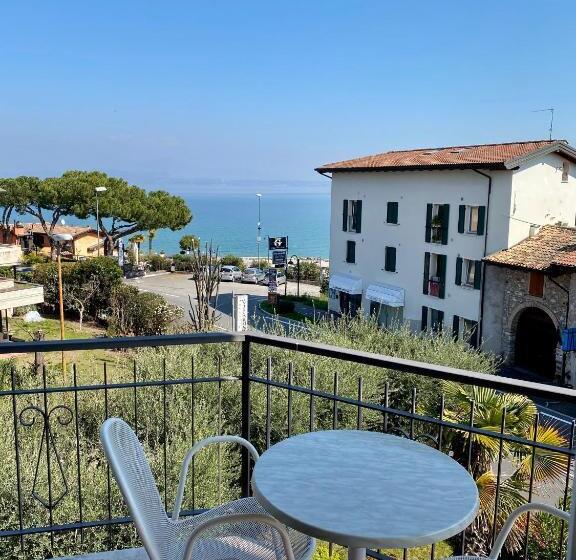 Номер Стандарт Трехместный, Marolda