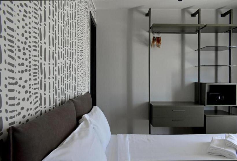 Quarto Estandar Individual, Marolda