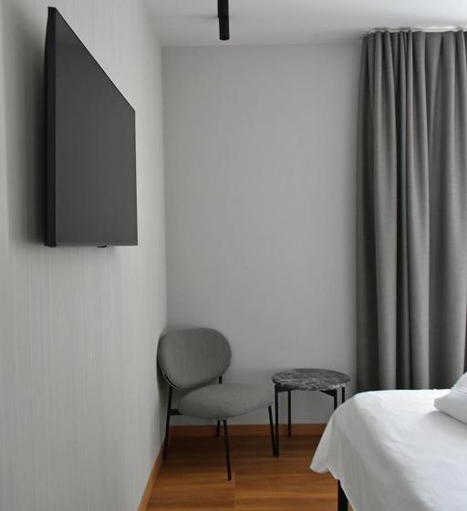 Quarto Estandar Individual, Marolda