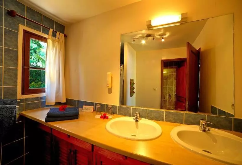 بانگلوی استاندارد 2 خوابه, Masoandro Lodge