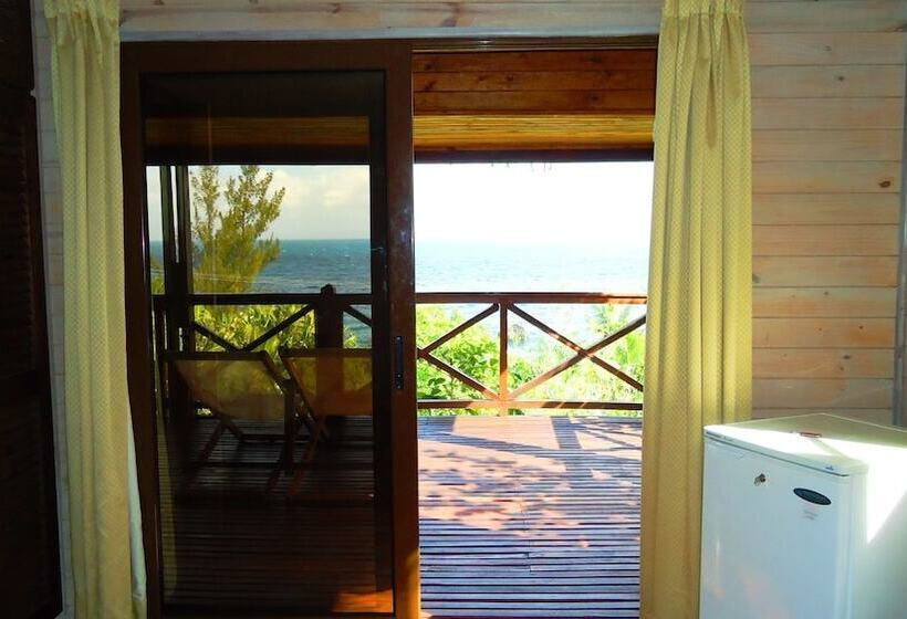 بانگلوی استاندارد 2 خوابه, Masoandro Lodge