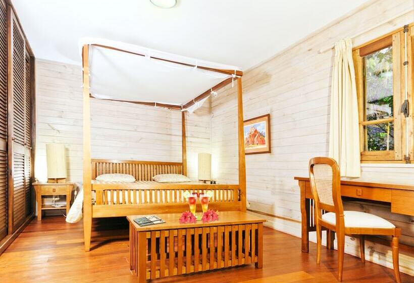 بانگلوی استاندارد 2 خوابه, Masoandro Lodge