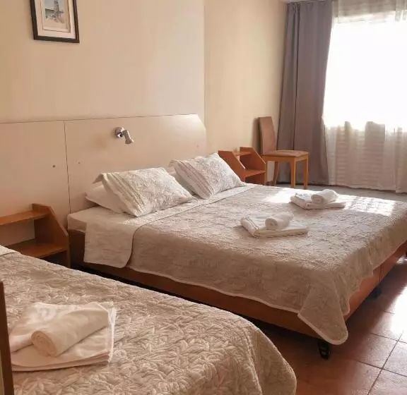 Habitació Triple Estàndard amb Balcó, Naslada