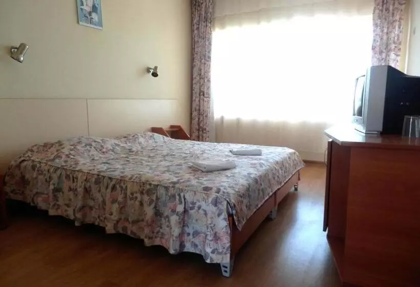 Habitació Economy, Naslada