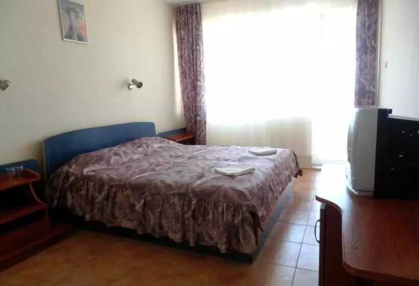 Habitació Economy, Naslada