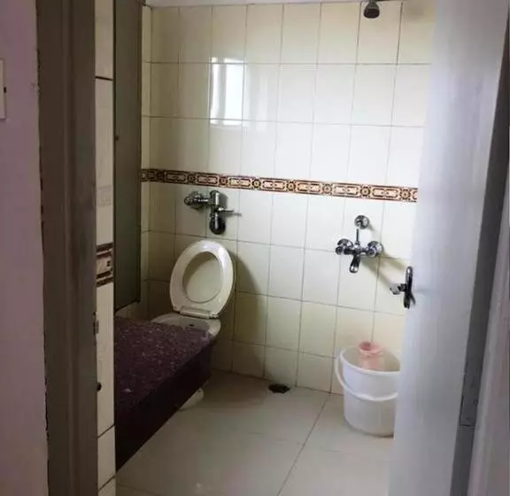 スタンダード４人部屋, Preethi Palace