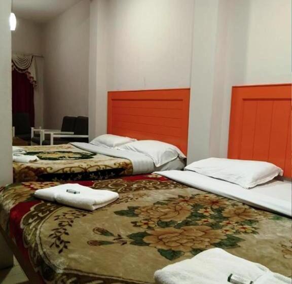 4인용 스탠다드 룸, Preethi Palace