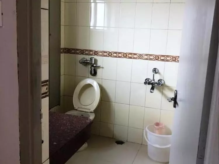 デラックスルーム, Preethi Palace