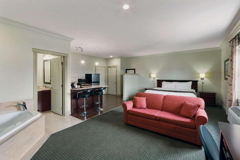 스위트 킹사이즈 침대, Quality Inn & Suites