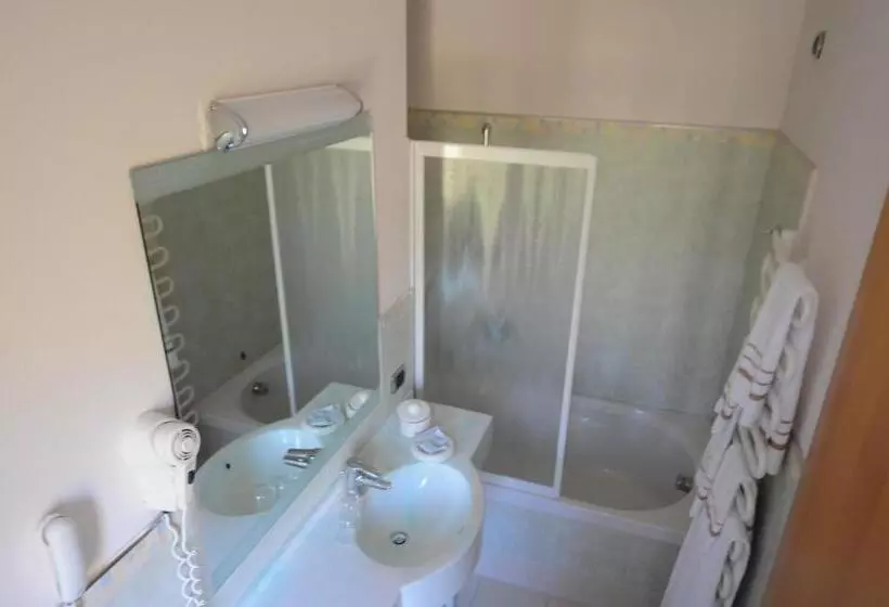 اتاق راحتی یک تخته, Residence Mondial