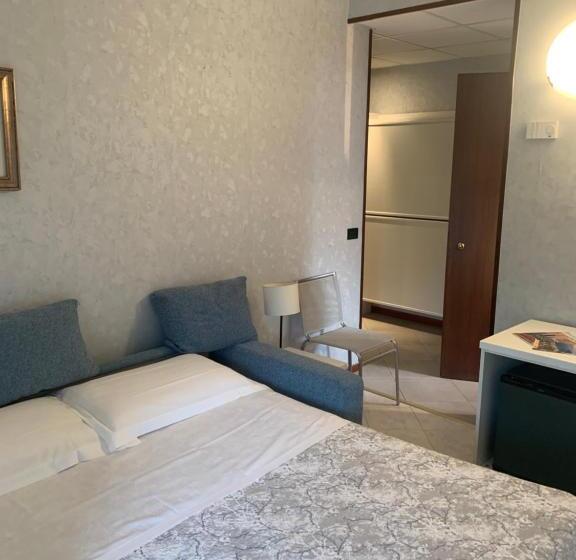 غرفة إقتصادية, Residence Mondial