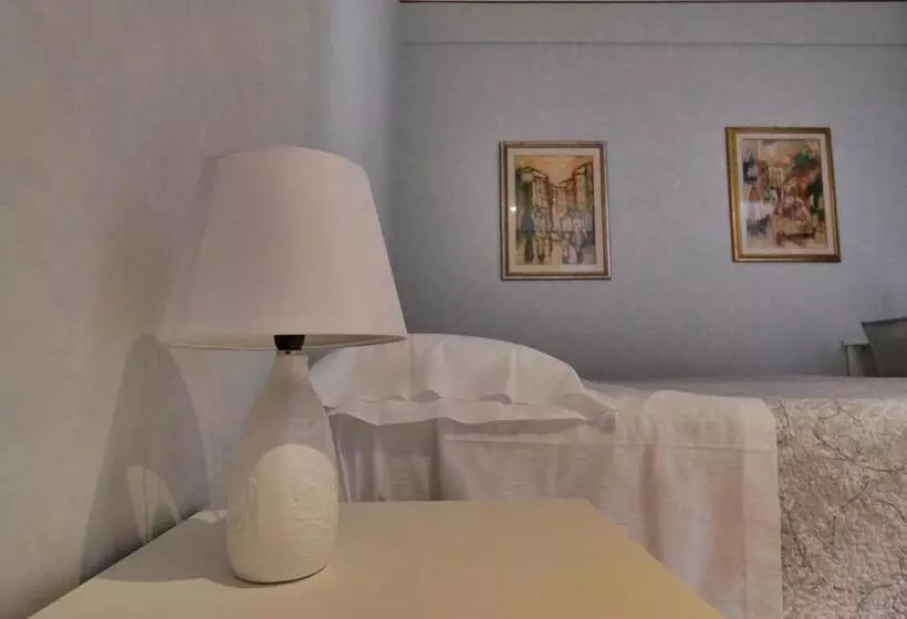 اتاق استاندارد چهار تخته, Residence Mondial