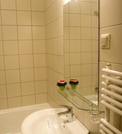 جناح ديلوكس, Restaurant Gonduzo