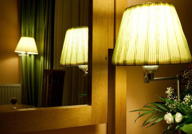 غرفة بريميوم, Restaurant Gonduzo