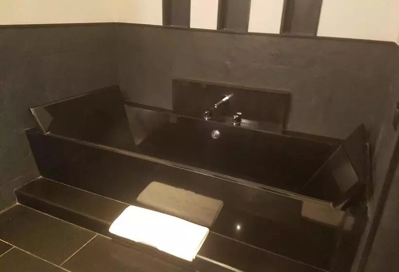 スタンダード４人部屋, Taj Madikeri Resort & Spa Coorg