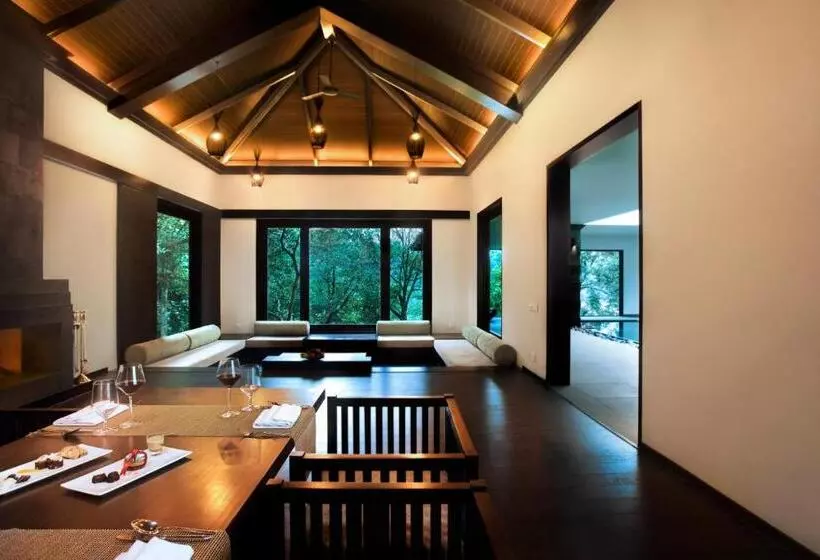 デラックスビラの１ベッドルーム, Taj Madikeri Resort & Spa Coorg