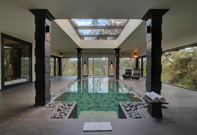 ویلای لوکس 1 خوابه, Taj Madikeri Resort & Spa Coorg