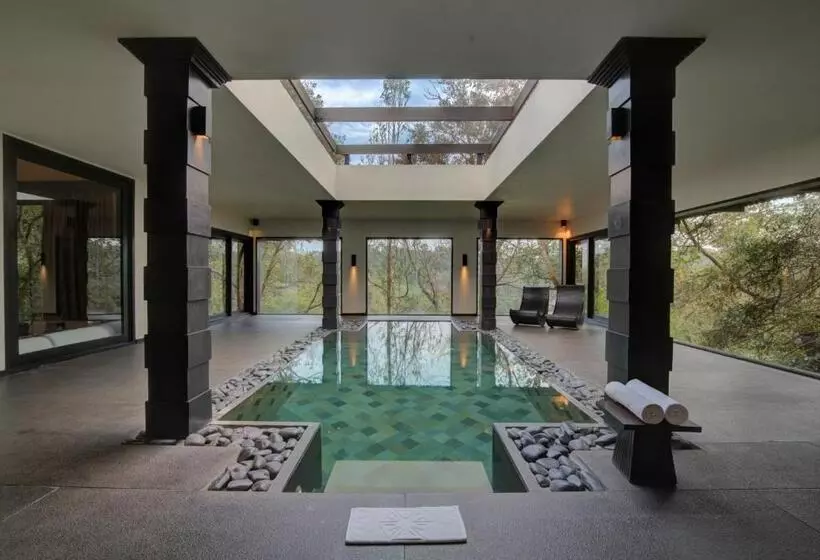 デラックスビラの１ベッドルーム, Taj Madikeri Resort & Spa Coorg