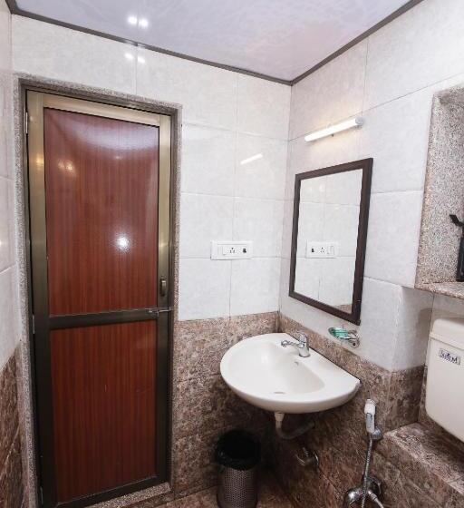 디럭스 패밀리 룸, Westend