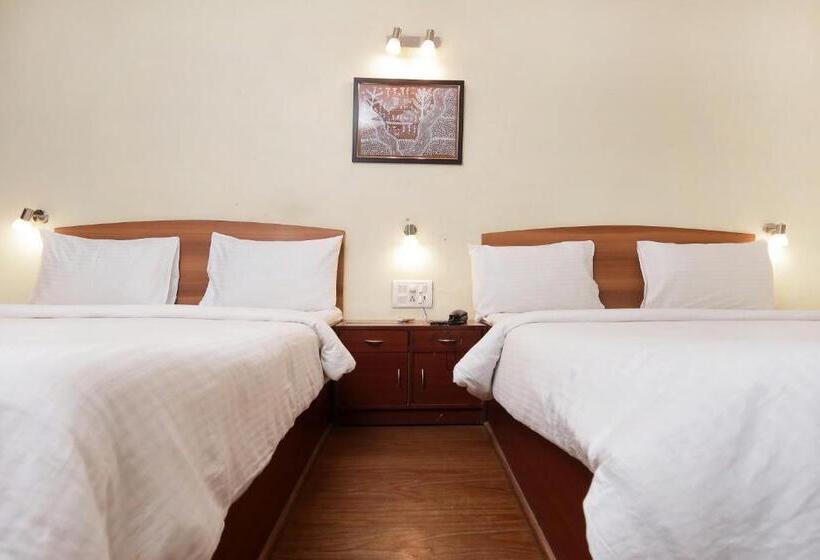 디럭스 패밀리 룸, Westend