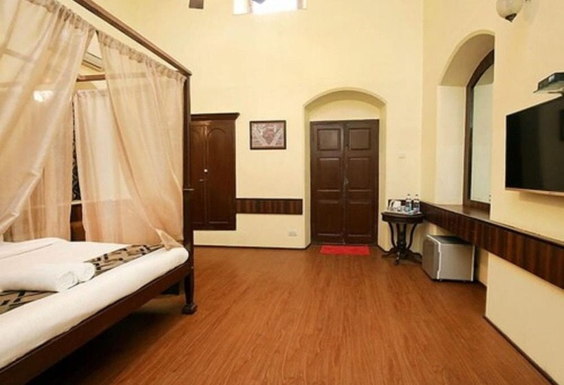 패밀리 룸 풀장 전망, Westend