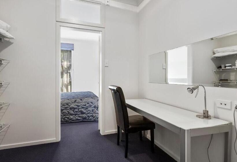 סוויטה אקזקיוטיב, Amethyst Court Motor Lodge