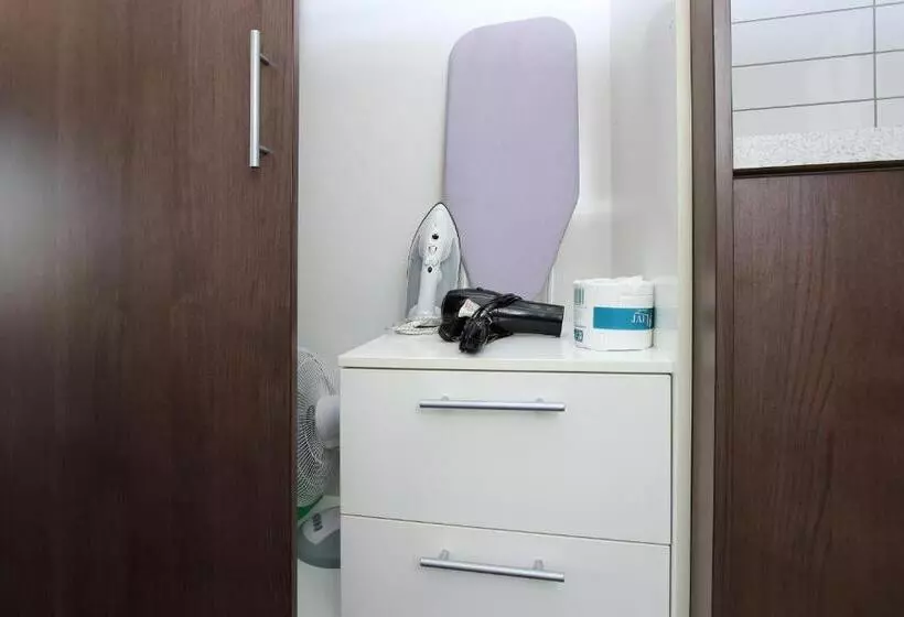 エクゼクティブワンルーム, Amethyst Court Motor Lodge