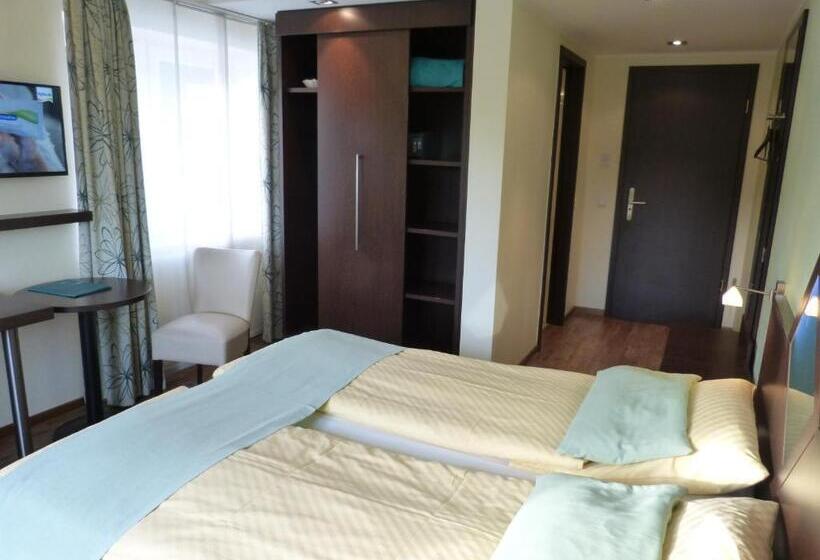 غرفة قياسية, Evering