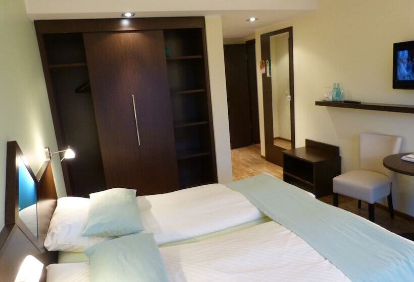 غرفة قياسية, Evering