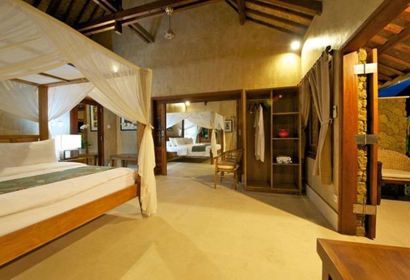 デラックスバンガロー, Three Monkeys Villas