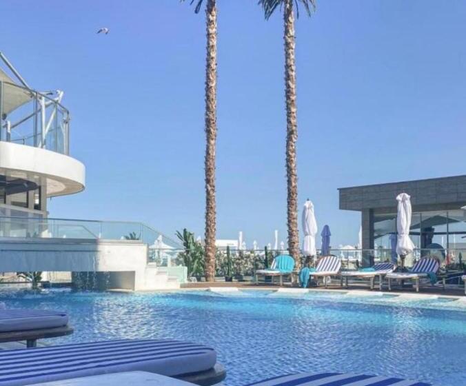 آپارتمان 2 خوابه, White Tower Mamaia Apartament 608