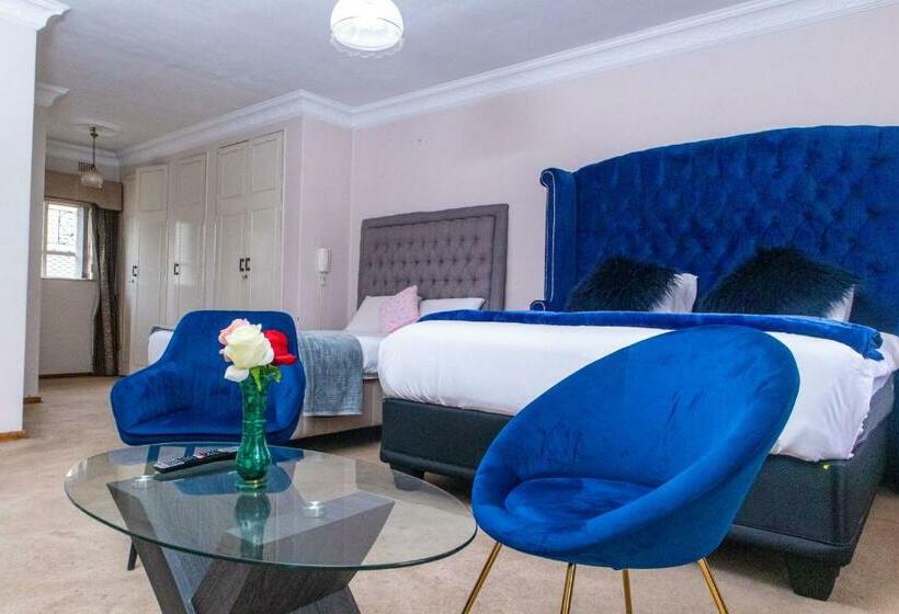 발코니가 있는 스위트, Chic Guest House & Solar System Free From Load Shedding