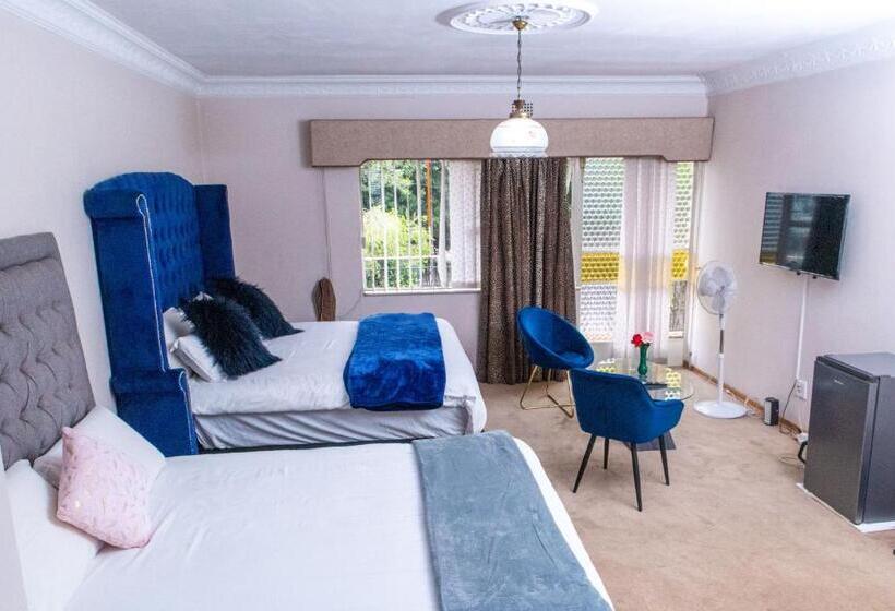 스위트, Chic Guest House & Solar System Free From Load Shedding