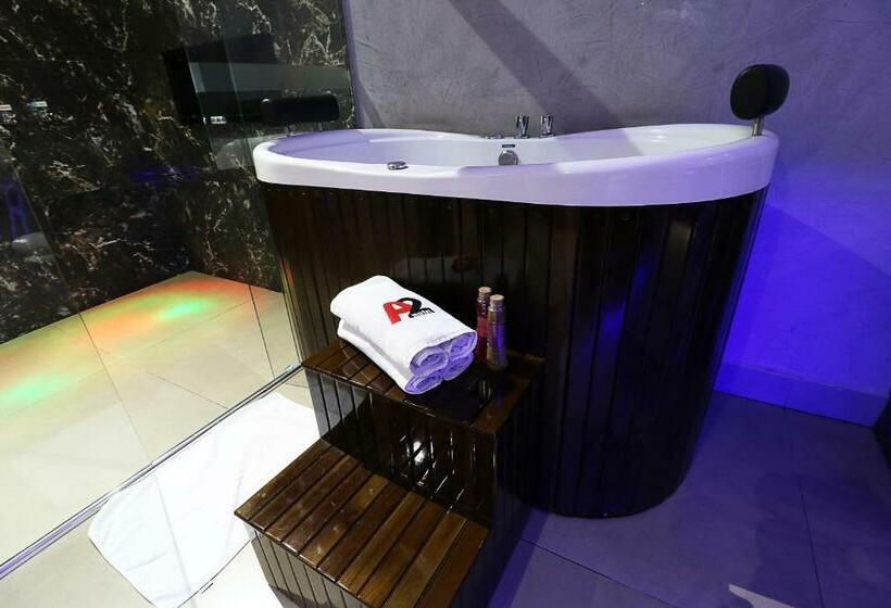 سوییت سوپریور, A2 Motel