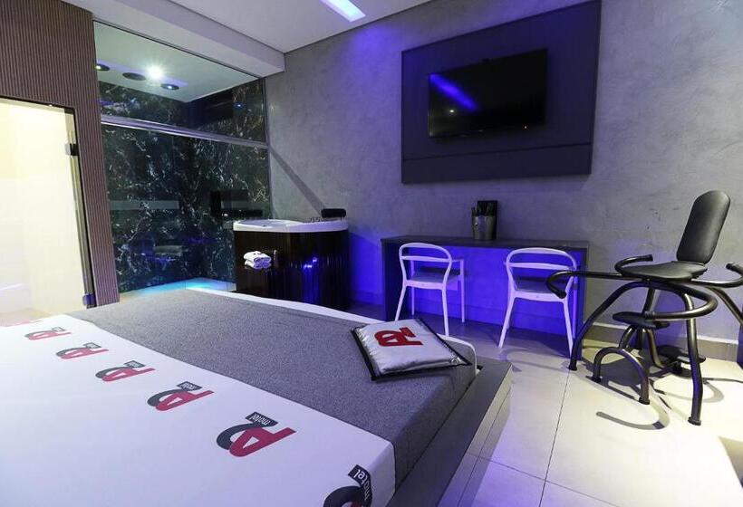 سوییت سوپریور, A2 Motel