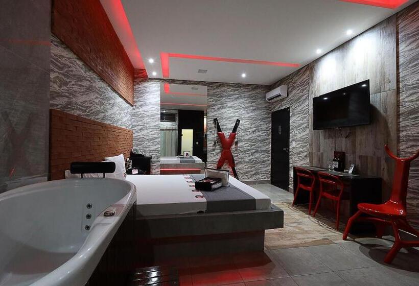 سوییت سوپریور, A2 Motel