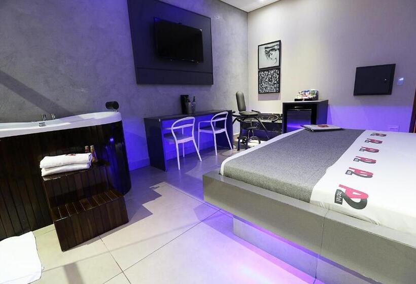 سوییت سوپریور, A2 Motel