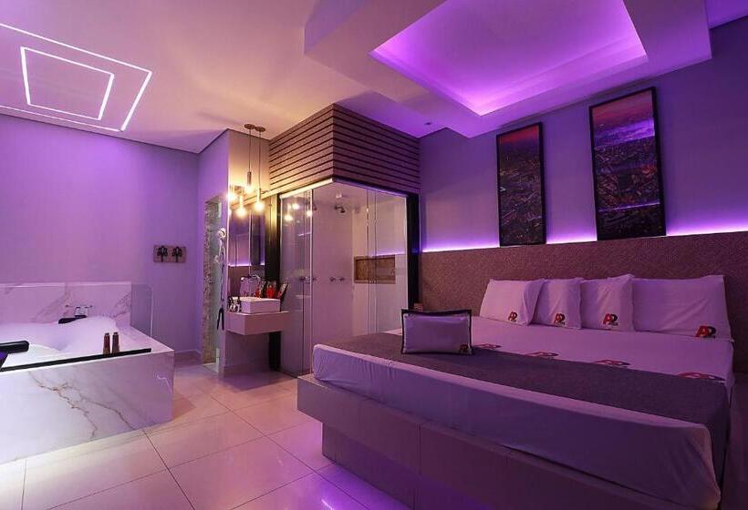 سوئیت با وان آب گرم, A2 Motel