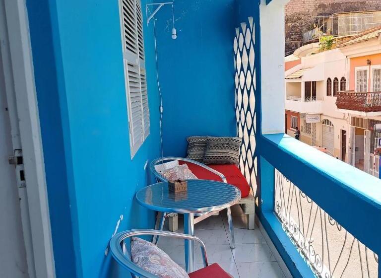 اتاق استاندارد سه تخته با بالکن, In The Heart Of Praia   Family B&b