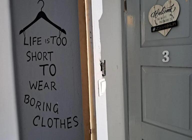 اتاق استاندارد سه تخته با بالکن, In The Heart Of Praia   Family B&b