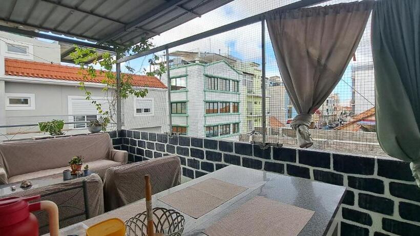 اتاق استاندارد سه تخته با بالکن, In The Heart Of Praia   Family B&b