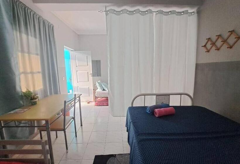 اتاق استاندارد سه تخته با بالکن, In The Heart Of Praia   Family B&b