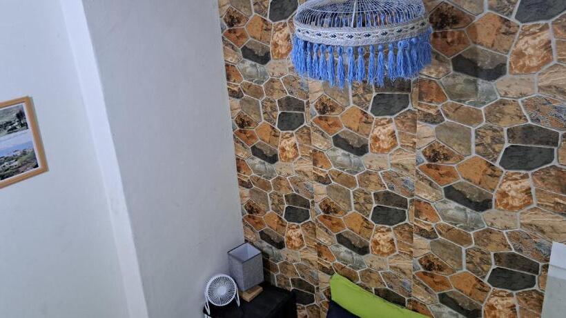 اتاق اکونومی, In The Heart Of Praia   Family B&b