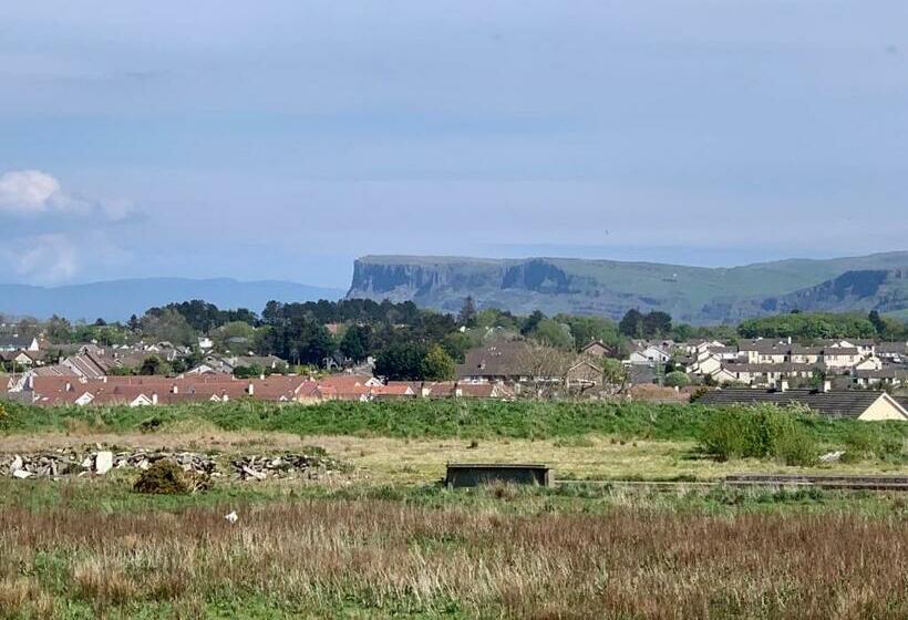 غرفة قياسية مطلة على الجبل, Loft Room @ Sean And Janes