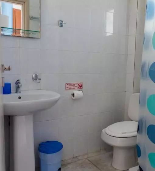 اتاق راحتی یک تخته, Anatoli Beach