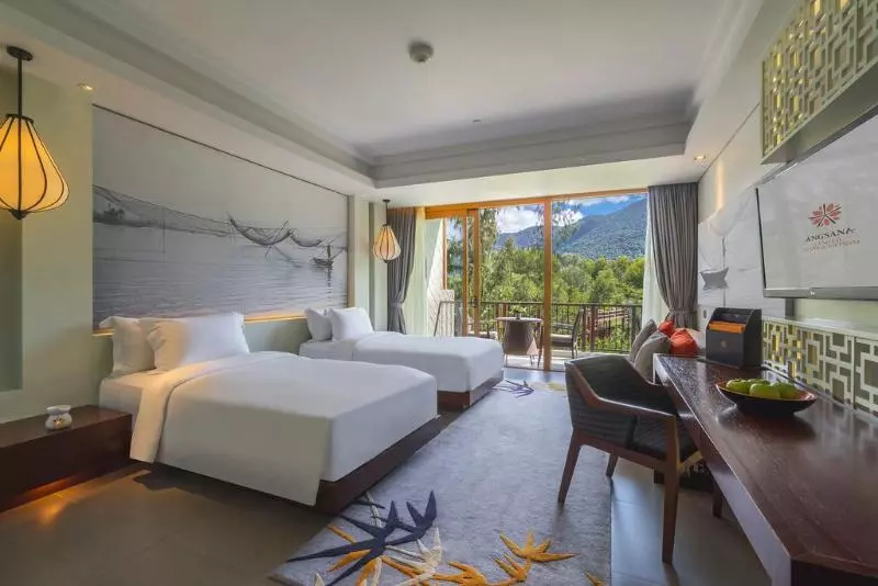 Standard Room with Balcony Garden View