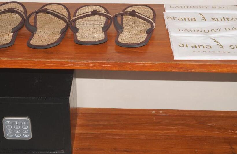 חדר דלוקס, Arana Suite