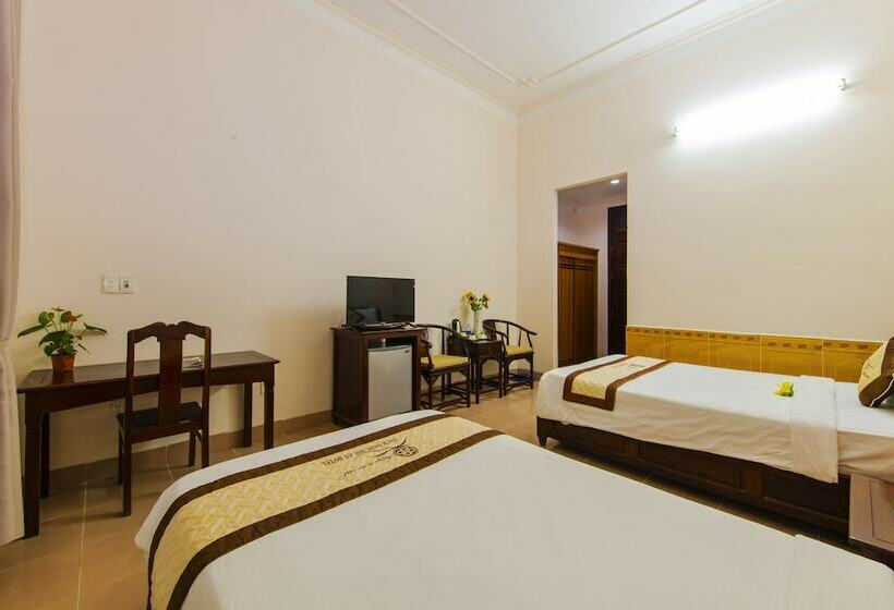 اتاق لوکس با بالکن, Bach Dang Hoi An